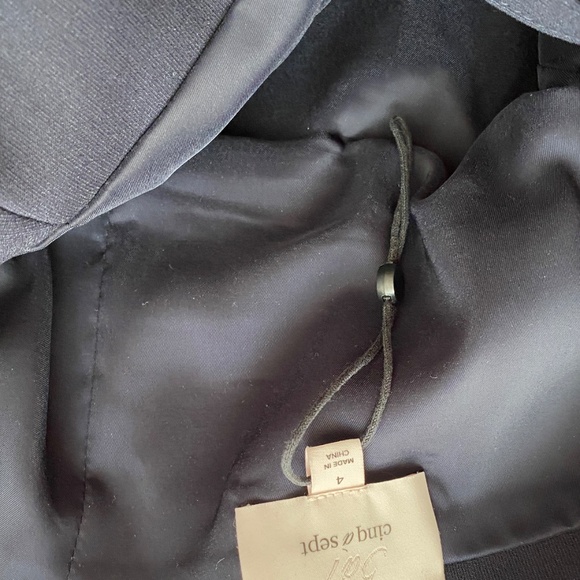 Cinq à Sept Navy Embroidered Cocktail Dress – Size 4 - Picture 7 of 9